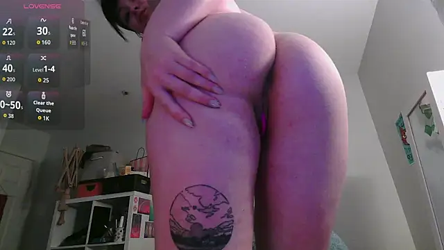 Snapshot of prettybird06 chatting on 8, 7, 2026 prettybird06 online show from 8, 7, 2026