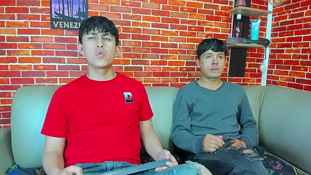 Hoot boyss  online show from 25, 5, 2026