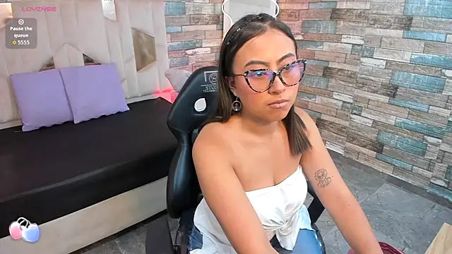 Snapshot of Amhira_Tay chatting on 18, 6, 2026 Amhira Tay online show from 18, 6, 2026