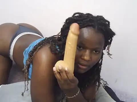 Snapshot of hotcandy001 chatting on 5, 6, 2026 hotcandy001 online show from 5, 6, 2026