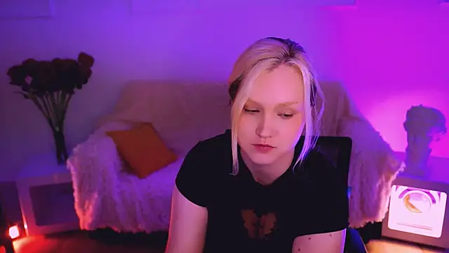 Snapshot of ViolettWoods chatting on 23, 6, 2026 ViolettWoods online show from 23, 6, 2026