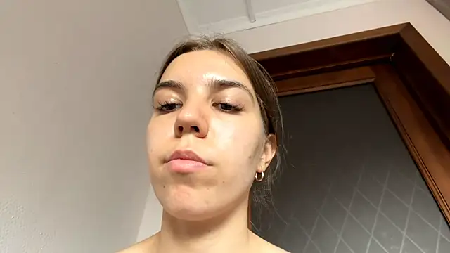 LaurindaStalford online show from 19, 7, 2026