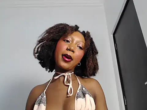 SpicyMackenzie22 online show from 20, 6, 2026