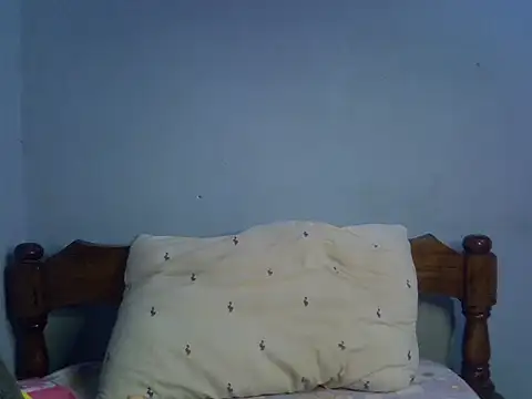 FreakyTrixie111 online show from 17, 5, 2026