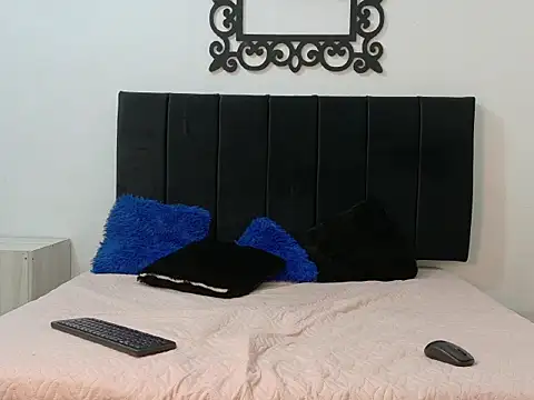 SamanthaLaurent online show from 12, 7, 2026