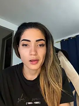 Snapshot of MagdalenaVega chatting on 27, 5, 2026 MagdalenaVega online show from 27, 5, 2026