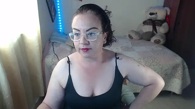 Cherry-Velvet online show from 2, 6, 2026