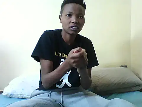 Snapshot of Bambybeauty2 chatting on 4, 6, 2026 Bambybeauty2 online show from 4, 6, 2026