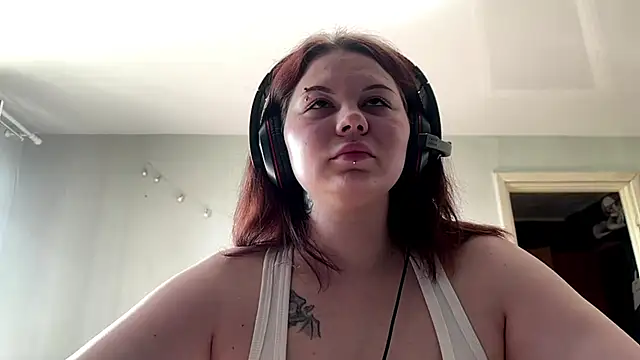 Redhair girl online show from 28, 5, 2026