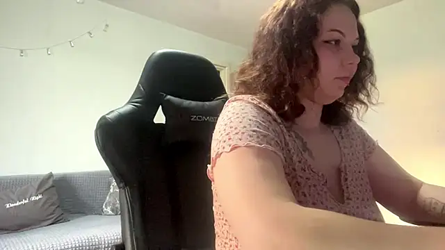 Redhair girl online show from 20, 6, 2026