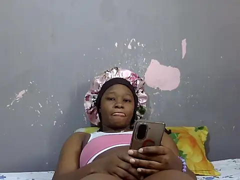 Snapshot of Petite_Ebony10 chatting on 5, 6, 2026 Petite Ebony10 online show from 5, 6, 2026