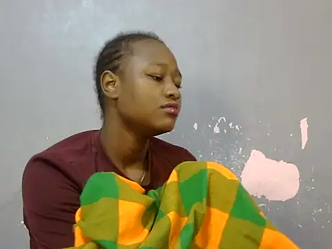 Snapshot of Petite_Ebony10 chatting on 18, 6, 2026 Petite Ebony10 online show from 18, 6, 2026