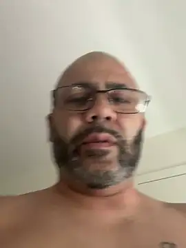 Snapshot of bigdick20101 chatting on 28, 5, 2026 bigdick20101 online show from 28, 5, 2026