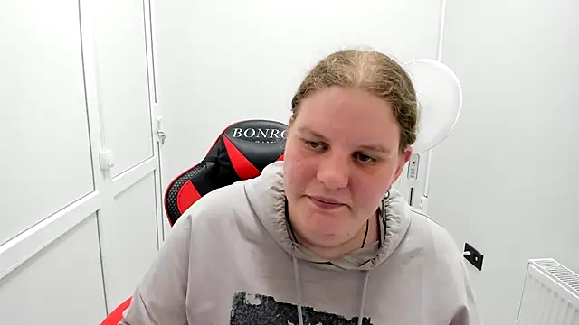 Bella shyy  online show from 5, 7, 2026
