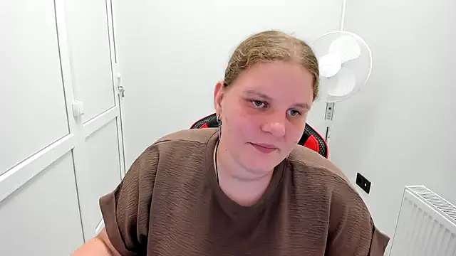 Bella shyy  online show from 16, 7, 2026