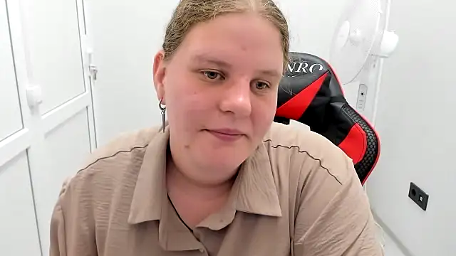 Bella shyy  online show from 3, 8, 2026