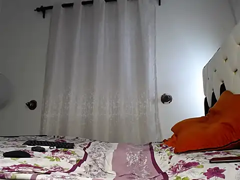KinkQueenLove online show from 25, 5, 2026