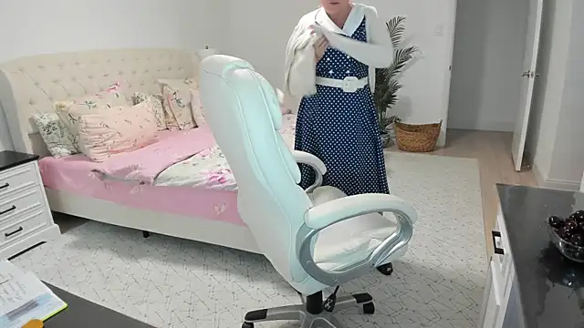Vika73 online show from 17, 7, 2026