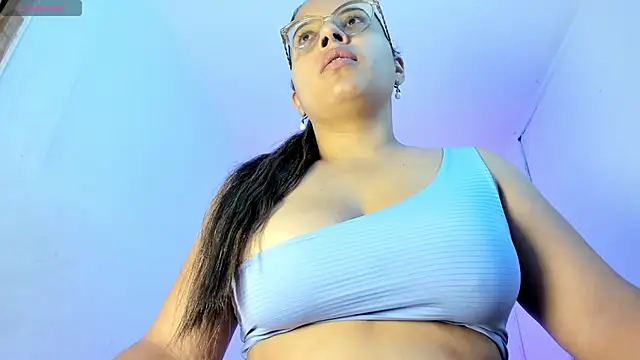 Snapshot of milkqueenboobs chatting on 3, 6, 2026 milkqueenboobs online show from 3, 6, 2026