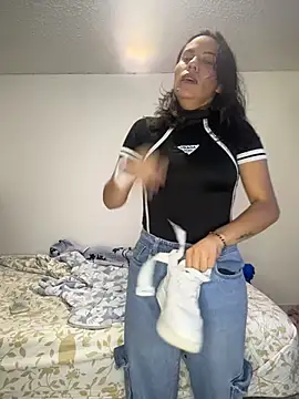 MadisonYoung000 online show from 27, 5, 2026