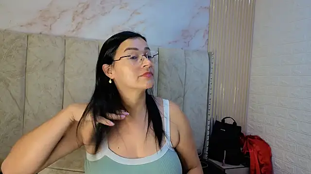 JuliaFerrer online show from 17, 5, 2026