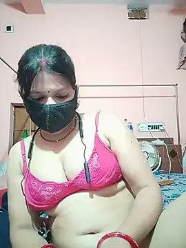 ZOYA-STRIP online show from 17, 7, 2026
