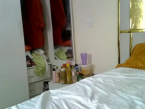 Snapshot of melody_vivv chatting on 15, 7, 2026 melody vivv online show from 15, 7, 2026