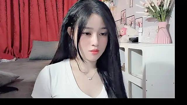 Bee-Cherry online show from 28, 5, 2026