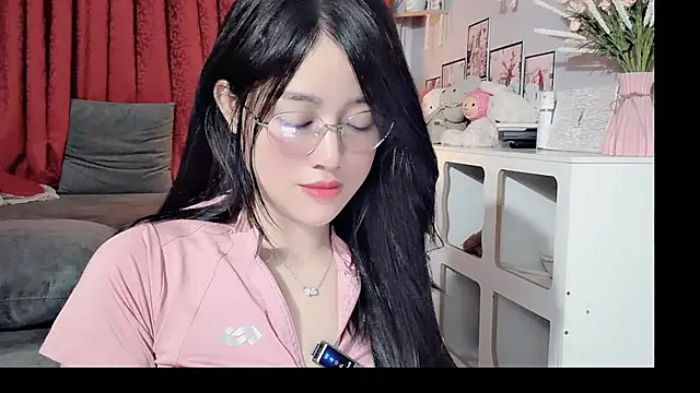 Bee-Cherry online show from 28, 5, 2026