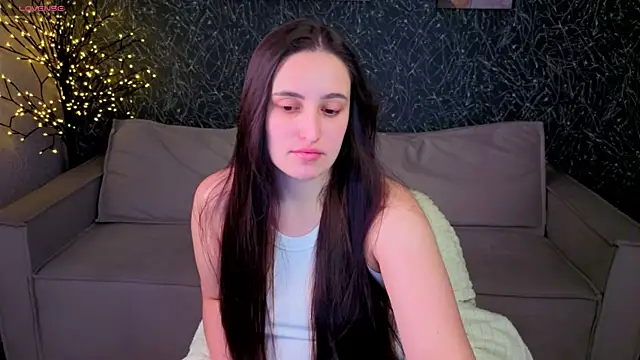 Elizabet Colllins online show from 8, 7, 2026