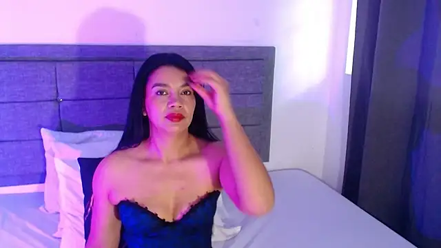 Emily milfF online show from 14, 7, 2026