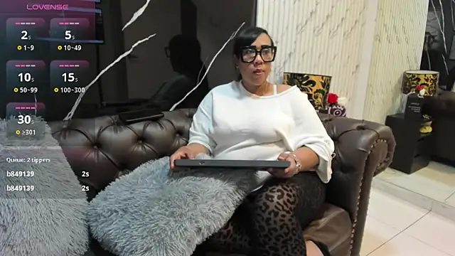 OliviaWilliamm online show from 3, 6, 2026