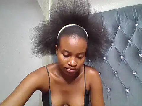 Snapshot of Rebel-Queen chatting on 28, 6, 2026 Rebel-Queen online show from 28, 6, 2026