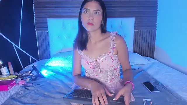 LunaRossie  online show from 7, 7, 2026