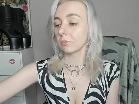 velvetanne online show from 18, 6, 2026