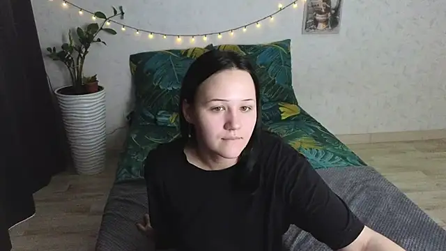 Snapshot of Tori_cute chatting on 14, 6, 2026 Tori cute online show from 14, 6, 2026