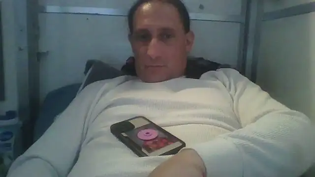Snapshot of brazybooty92 chatting on 8, 6, 2026 brazybooty92 online show from 8, 6, 2026