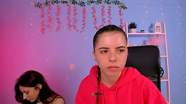lyra desire online show from 17, 6, 2026