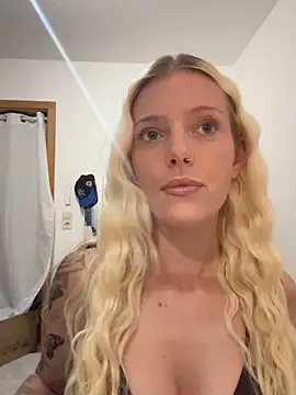 Snapshot of AnnaCherie chatting on 9, 6, 2026 AnnaCherie online show from 9, 6, 2026