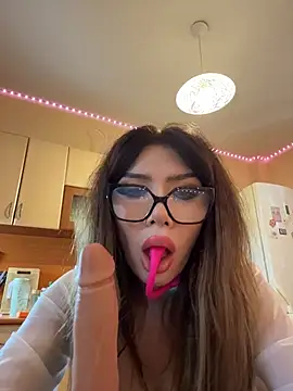 JessicaNichols  online show from 10, 7, 2026