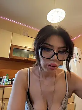 JessicaNichols  online show from 13, 7, 2026