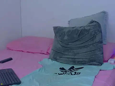 skoook gray  online show from 27, 6, 2026