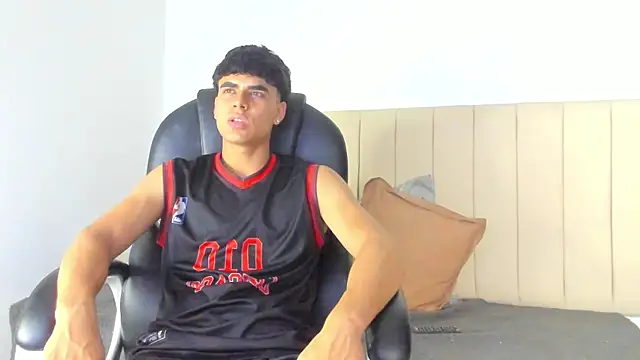 Snapshot of Toji_ferrer chatting on 18, 7, 2026 Toji ferrer online show from 18, 7, 2026