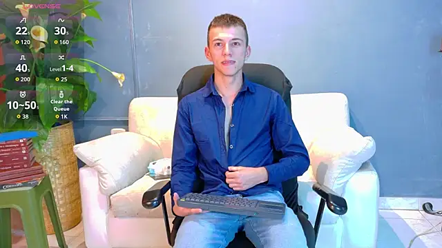 Thiiago twink online show from 1, 6, 2026