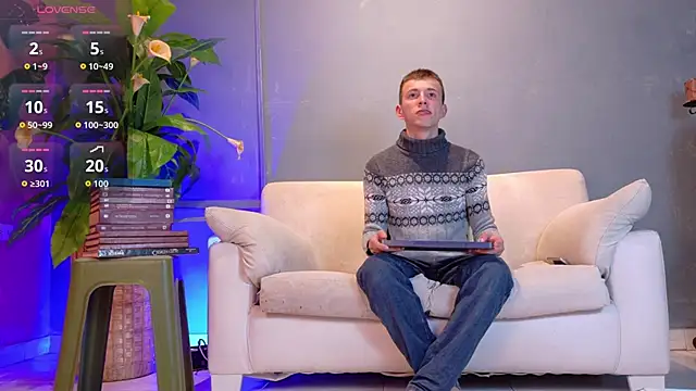 Thiiago twink online show from 4, 6, 2026