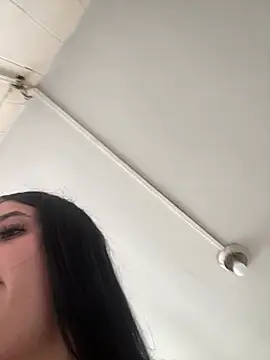 Snapshot of mileninhasexy chatting on 27, 7, 2026 mileninhasexy online show from 27, 7, 2026