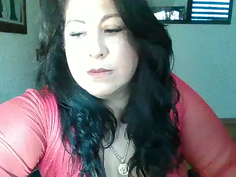 CurvyFireLatina online show from 27, 5, 2026