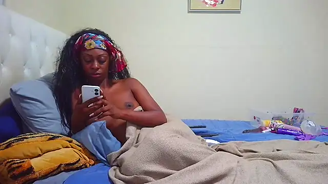 Prettylondond online show from 17, 7, 2026