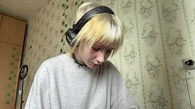 FatimahFroman online show from 3, 6, 2026