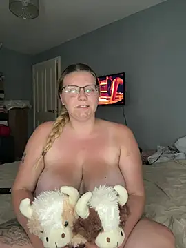 Snapshot of LucieLouBabe chatting on 13, 7, 2026 LucieLouBabe online show from 13, 7, 2026